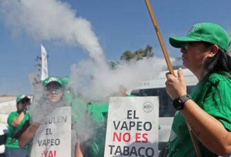 México aprueba prohibición total de vapeadores y endurece penas de prisión por su venta