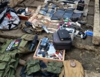 PNC y Ejército decomisan arsenal de guerra y erradican marihuana valorada en Q161 millones en Petén