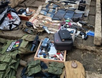 PNC y Ejército decomisan arsenal de guerra y erradican marihuana valorada en Q161 millones en Petén