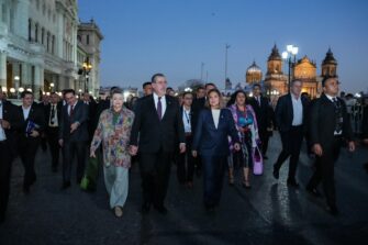 Bernardo Arévalo presenta ocho promesas para el 2026