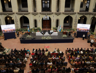 Arévalo presenta Plan de Reparación a víctimas del Conflicto Armado Interno