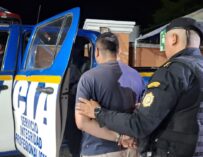Capturan a hombre que transportaba a seis migrantes en Chiquimula