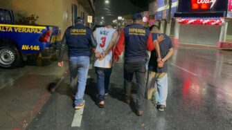 Reos son consignados nuevamente por uso ilícito de teléfono en cárcel de Cobán