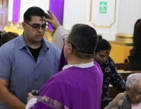 Fieles marcan el inicio de la Cuaresma con la celebración del Miércoles de Ceniza