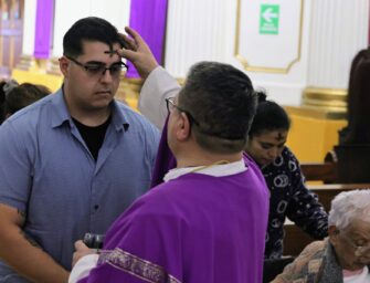 Fieles marcan el inicio de la Cuaresma con la celebración del Miércoles de Ceniza