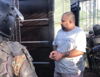 Dudas por imagen viral de alias “el Lobo” tras requisa en Renovación 1