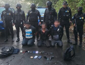 Capturan a tres presuntos asaltabuses tras enfrentamiento en Escuintla