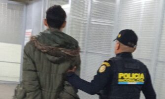 Capturan a joven por atacar con cuchillo a su madre en zona 3 capitalina