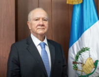 Congreso elige de madrugada a Roberto Molina Barreto como magistrado de la CC tras jornada tensa