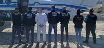 Extraditan a EE. UU. a Elmer “chepio” Pacán, líder de red de narcotráfico