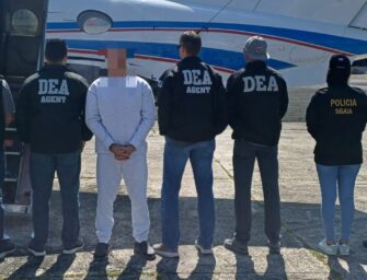 Extraditan a EE. UU. a Elmer “chepio” Pacán, líder de red de narcotráfico