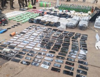 Requisa en cárcel Canadá revela celulares, armas, licor y drogas