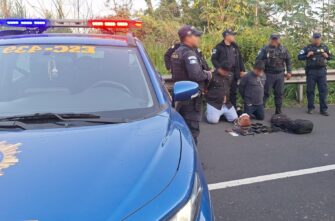 Recapturan a dos presuntos asaltabuses en flagrancia en autopista Palín-Escuintla