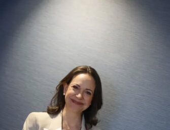 Machado advierte que retrasar elecciones en Venezuela aumenta el riesgo político