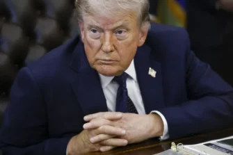 Trump asegura que tiene “todo el tiempo” en conflicto con Irán