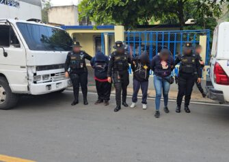 Capturan a presuntas integrantes de “Las Tres Mosqueteras” con repuestos robados valorados en Q250 mil