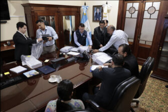 Arévalo recibe nómina de seis candidatos para fiscal general; designación se definirá antes del 17 de mayo