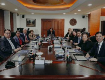 Magistrados de la Corte de Constitucionalidad de Guatemala asumen de madrugada