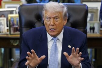Trump amenaza con “borrar de la faz de la Tierra” a Irán si ataca buques de EE. UU.