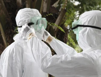Ébola deja al menos 223 muertes sospechosas en el este del Congo
