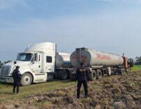 Recuperan cisterna robada con 3 mil 600 litros de combustible