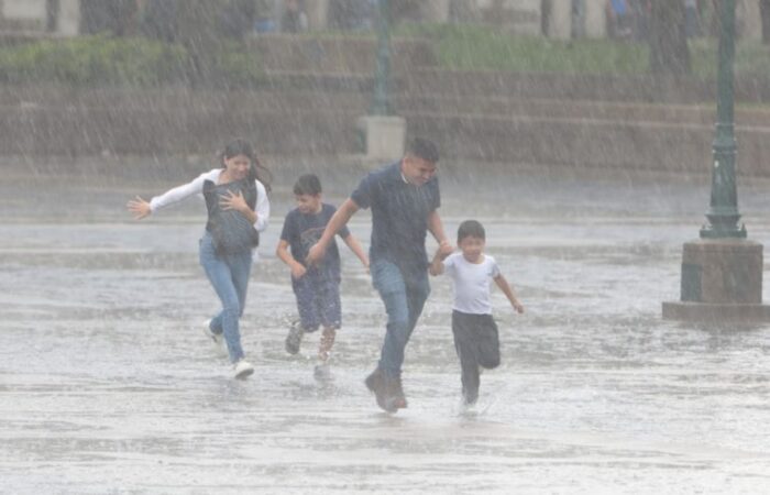 Lluvias y tormentas eléctricas dominarán el clima en Guatemala, advierte Insivumeh