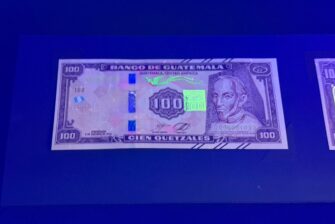 Lanzan nuevo billete conmemorativo de Q100