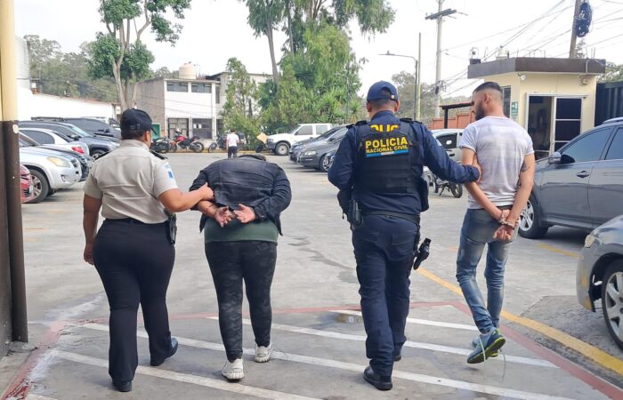 Capturan a presuntos asaltabuses tras operativo en Mixco