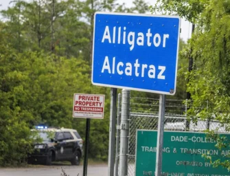 Florida cierra el polémico centro migratorio Alligator Alcatraz tras casi 21 mil deportaciones