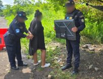 Detienen a mujer cuando intentaba ingresar un televisor de forma irregular a la Granja Canadá