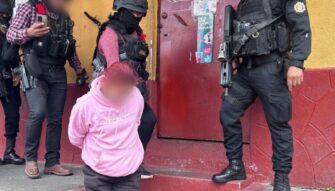Capturan a presunta extorsionista en El Gallito; tenía dos órdenes de captura
