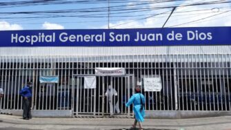 Salud confirma 132 casos de COVID-19 en el Hospital General San Juan de Dios