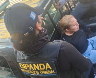Capturan a dos mujeres señaladas por asesinato y vínculos con pandillas en Santa Catarina Pinula