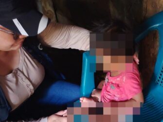 Rescatan a niña de un año encerrada bajo llave; presentaba quemaduras