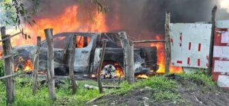 Incendian tres vehículos en Sipacate, Escuintla; esto se sabe