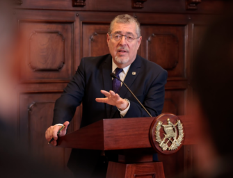Arévalo anunciará medidas por alza en los precios de combustibles