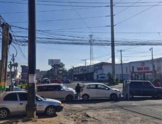 Aumentan los bloqueos por alza en los combustibles