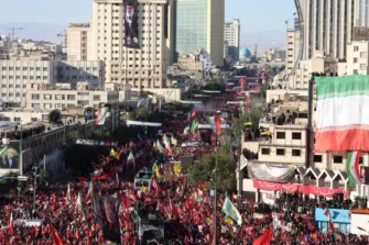 Irán despide a Alí Jameneí con un funeral multitudinario
