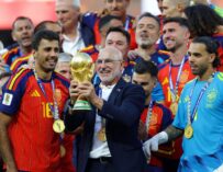 Luis de la Fuente entra en la historia del futbol mundial