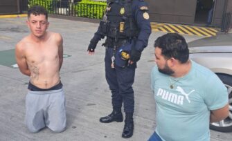 MÁS DETALLES | Capturan a dos hombres tras atropellar a agentes de la PNC en Villa Nueva