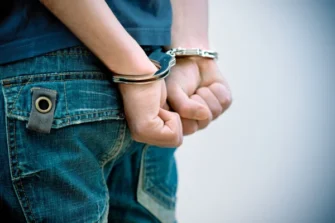 Condenan a 138 años de prisión a hombre por violaciones y robos contra seis mujeres en Escuintla