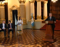 Ejecutivo presentará hoy al Congreso iniciativa para subsidiar combustibles