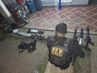 Capturan a cinco hombres con armas, granadas y municiones en Alta Verapaz