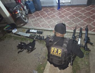 Capturan a cinco hombres con armas, granadas y municiones en Alta Verapaz