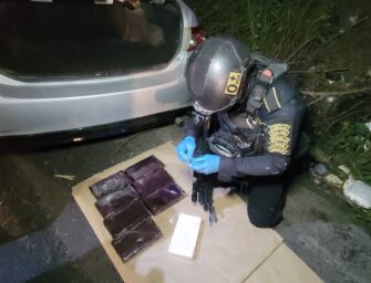 Incautan ocho paquetes de cocaína valorados en Q800 mil