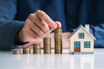Arévalo sanciona cambios al impuesto sobre inmuebles
