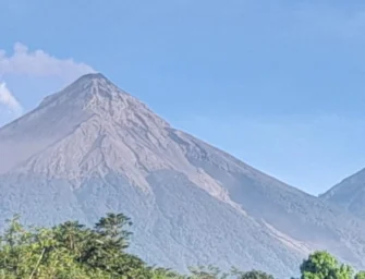 Volcán de Fuego retorna a parámetros normales tras 50 horas de actividad