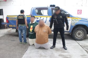 Decomisan siete fusiles, pistolas y drogas durante operativo en Villa Canales