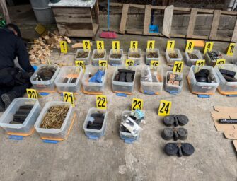Capturan a mujer tras localizar arsenal de armas en Sacatepéquez