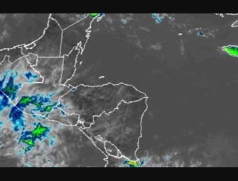 Onda tropical provoca lluvias fuertes y activa alertas en Guatemala